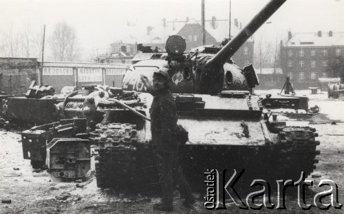 16.12.1981, Katowice, Polska.
Stan wojenny - pacyfikacja strajku w kopalni 