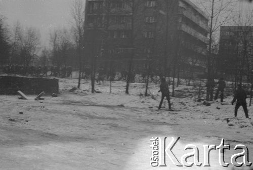 16.12.1981, Katowice, Polska.
Stan wojenny - pacyfikacja strajku w kopalni 