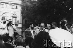 24.05.1989, Warszawa, Polska.
Strajk okupacyjny studentów Uniwersytetu Warszawskiego (UW), ogłoszony po odrzuceniu wniosku o rejestrację Niezależnego Zrzeszenia Studentów (NZS) przez Sąd Wojewódzki w Warszawie. Od prawej: dzialacz uniwersyteckiej 