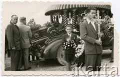 1951, Comodoro Rivadavia, prowincja Chubut, Argentyna.
Pogrzeb kapitana saperów Wojska Polskiego Bogusława Kropidłowskiego.
Fot. NN, zbiory Liliany Zenger, reprodukcje cyfrowe w Bibliotece Polskiej im. Ignacego Domeyki w Buenos Aires (Biblioteca Polaca Ignacio Domeyko) i w Ośrodku KARTA w Warszawie