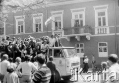 25.06.1976, Radom. 
Wydarzenia radomskie - czerwiec 1976. Ulica 1-go Maja, godzina 13.10. Manifestanci jadący w kierunku budynku KW PZPR.
Fot. NN, zbiory Ośrodka KARTA [sygn. OK 010556] 

