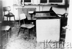 25.06.1976, Radom. 
Wydarzenia radomskie - czerwiec 1976. Zniszczone wnętrza budynku KW PZPR.
Fot. NN, zbiory Ośrodka KARTA [sygn. OK 010626]

