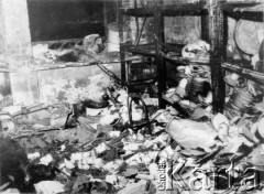 25.06.1976, Radom. 
Wydarzenia radomskie - czerwiec 1976. Zdemolowane wnętrza w budynku KW PZPR - kuchnia.
Fot. NN, zbiory Ośrodka KARTA [sygn. OK 010645]

