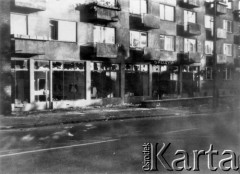 25.06.1976, Radom. 
Wydarzenia radomskie - czerwiec 1976. Zdemolowane sklepy przy ul. Żeromskiego naprzeciwko KW PZPR.
Fot. NN, zbiory Ośrodka KARTA [sygn. OK 010651] 

