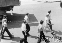 25.06.1976, Radom, Polska.
Wydarzenia radomskie - czerwiec 1976. Pracownicy radomskich Zakładów idący przed budynek KW PZPR.
Fot. NN, zbiory Ośrodka KARTA [sygn. OK 010514], udostępniło Archiwum MSW


