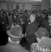 Przed 11.11.1968, Kraków, Polska.
I sekretarz Komitetu Wojewódzkiego PZPR, Czesław Domagała, spotyka się z delegatami przed udaniem się na V Zjazd Polskiej Zjednoczonej Partii Robotniczej.
Fot. Stanisław Gawliński, zbiory Ośrodka KARTA