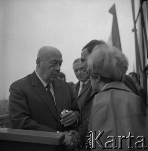 Lata 60., Kraków, Polska.
Spotkanie z premierem Józefem Cyrankiewiczem.
Fot. Stanisław Gawliński, zbiory Ośrodka KARTA