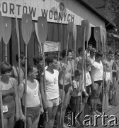 Lata 60., Kraków. Polska.
Otwarcie sezonu w Ośrodku Sportów Wodnych Towarzystwa Krzewienia Kultury Fizycznej.
Fot. Stanisław Gawliński, zbiory Ośrodka KARTA
