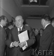 1971, Kraków, Polska.
Przewodniczący Rady Państwa Józef Cyrankiewicz odwiedza Nową Hutę z okazji XX-lecia przyłączenia dzielnicy do Krakowa.
Fot. Stanisław Gawliński, zbiory Ośrodka KARTA