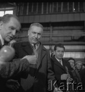 1971, Kraków, Polska.
Delegacja partyjna pod przewodnictwem I sekretarza KC PZPR Edwarda Gierka z wizytą w Hucie im. Lenina. 
Fot. Stanisław Gawliński, zbiory Ośrodka KARTA
