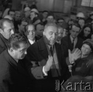 1971, Kraków, Polska.
Delegacja partyjna pod przewodnictwem I sekretarza KC PZPR Edwarda Gierka z wizytą w Hucie im. Lenina. 
Fot. Stanisław Gawliński, zbiory Ośrodka KARTA
