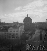 1974, Lwów, Ukraińska Socjalistyczna Republika Radziecka, ZSRR.
Panorama miasta - widok na Prospekt Wiaczesława Czornowoła z gmachem Opery (Teatru Wielkiego - Lwowskiego Narodowego Akademickiego Teatru Opery i Baletu im. Salomei Kruszelnickiej).
Fot. Stanisław Gawliński, zbiory Ośrodka KARTA