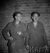 Lata 70., Kraków, Polska.
Kombinat Metalurgiczny Huty im. Lenina. Hutnicy.
Fot. Stanisław Gawliński, zbiory Ośrodka KARTA