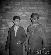 Lata 70., Kraków, Polska.
Kombinat Metalurgiczny Huty im. Lenina. Hutnicy.
Fot. Stanisław Gawliński, zbiory Ośrodka KARTA