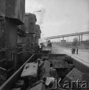 1974, Kraków, Polska.
Kombinat Metalurgiczny Huty im. Lenina - Wydział Przerobu Żużlu.
Fot. Stanisław Gawliński, zbiory Ośrodka KARTA