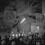 Lata 70., Kraków, Polska.
Hala produkcyjna Kombinatu Metalurgicznego Huty im. Lenina. 
Fot. Stanisław Gawliński, zbiory Ośrodka KARTA