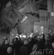 Lata 70., Kraków, Polska.
Hala produkcyjna Kombinatu Metalurgicznego Huty im. Lenina. 
Fot. Stanisław Gawliński, zbiory Ośrodka KARTA