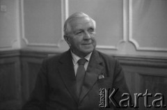 Lata 70., Kraków, Polska.
Profesor Mieczysław Klimaszewski - geolog, geomorfolog, człowiek nauki i działacz polityczny. W latach 1965-1972 pełnił funkcję zastępcy Przewodniczącego Rady Państwa. W okresie 1964-1972 był rektorem Uniwersytetu Jagiellońskiego.
Fot. Stanisław Gawliński, zbiory Ośrodka KARTA