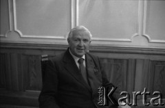 Lata 70., Kraków, Polska.
Profesor Mieczysław Klimaszewski - geolog, geomorfolog, człowiek nauki i działacz polityczny. W latach 1965-1972 pełnił funkcję zastępcy Przewodniczącego Rady Państwa. W okresie 1964-1972 był rektorem Uniwersytetu Jagiellońskiego.
Fot. Stanisław Gawliński, zbiory Ośrodka KARTA