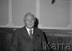 Lata 70., Kraków, Polska.
Profesor Mieczysław Klimaszewski - geolog, geomorfolog, człowiek nauki i działacz polityczny. W latach 1965-1972 pełnił funkcję zastępcy Przewodniczącego Rady Państwa. W okresie 1964-1972 był rektorem Uniwersytetu Jagiellońskiego.
Fot. Stanisław Gawliński, zbiory Ośrodka KARTA