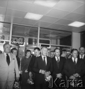 08.10.1983, Kraków, Polska.
Uroczyste otwarcie Nowohuckiego Centrum Kultury. Wicepremier i członek Narodowej Rady Kultury Mieczysław Rakowski z wizytą w inaugurującej działalność instytucji. 
Fot. Stanisław Gawliński, zbiory Ośrodka KARTA