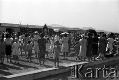 24.06.1943, Teheran, Iran.
Obóz Cywilny nr 1 dla ludności polskiej ewakuowanej z ZSRR. wraz z żołnierzami II Korpusu Polskiego. Procesja Bożego Ciała.
Fot. Zygmunt Klemensiewicz, zbiory Ośrodka KARTA [sygn. B 41]

