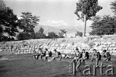14.08.1943, Teheran, Iran.
Obóz Cywilny nr 3 dla ludności polskiej ewakuowanej z ZSRR. wraz z żołnierzami II Korpusu Polskiego,  pływalnia.
Fot. Zygmunt Klemensiewicz, zbiory Ośrodka KARTA [sygn. B 66]

