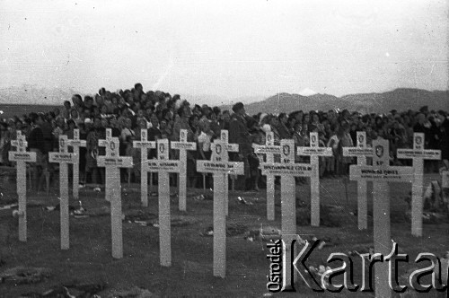 01.11.1942, Teheran, Iran.
Msza polowa na polskim cmentarzu w Zaduszki.
Fot. Zygmunt Klemensiewicz, zbiory Ośrodka KARTA [B 180]

