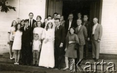 Lata 70., Wanda, Misiones, Argentyna.
Ślub Juana Jelenia.
Fot. NN, zbiory Stowarzyszenia Polsko-Argentyńskiego w Wandzie, reprodukcje cyfrowe w  Bibliotece Polskiej im. Ignacego Domeyki w Buenos Aires (Biblioteca Polaca Ignacio Domeyko) i w Ośrodku KARTA w Warszawie