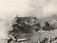 Wiosna 1944, Cassino, Włochy.
Pozycje aliantów pod Monte Cassino, artylerzyści obsługujący działo.
Fot. NN, zbiory Instytutu Józefa Piłsudskiego w Londynie
