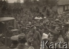 1920, Zwiahel, Wołyń.
Żołnierze Legionów przed ofensywą na Kijów, w środku stoi ppłk Bolesław Wieniawa-Długoszowski, obok niego ppłk Mieczysław Boruta-Spiechowicz.
Fot. NN, zbiory Instytutu Józefa Piłsudskiego w Londynie