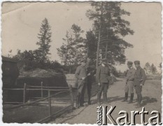 1916, Kostiuchnówka, Wołyń.
Komendant 7 Pułku Piechoty Legionów mjr Michał Żymierski wśród żołnierzy.
Fot. NN, zbiory Instytutu Józefa Piłsudskiego w Londynie