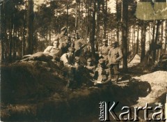 1915, Sitonicze.
Budowa ziemianki pod Sitoniczami. Grupa 