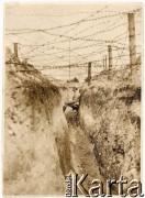 Sierpień 1916, Litwicze.
Żołnierz Legionów w okopie pod Litwiczami.
Fot. NN, zbiory Instytutu Józefa Piłsudskiego w Londynie