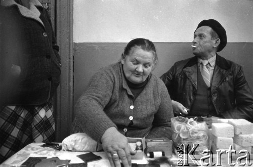 1984, Warszawa, Polska.
Bazar Różyckiego przy ulicy Targowej. 
Fot. Kacper Mirosław Krajewski, zbiory Ośrodka KARTA