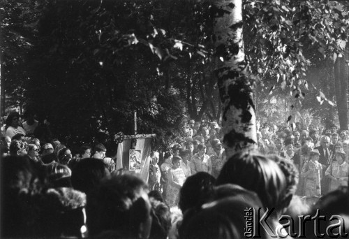 1984 , Warszawa, Polska.
Cmentarz Wojskowy na Powązkach. Uroczystość pod Kwaterą Katyńską.
Fot. Kacper Mirosław Krajewski, zbiory Ośrodka KARTA