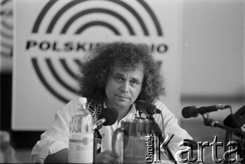 1995, Warszawa, Polska.
Andreas Vollenweider, muzyk, na zdjęciu podczas konferencji prasowej.
Fot. Kacper M. Krajewski, zbiory Ośrodka KARTA