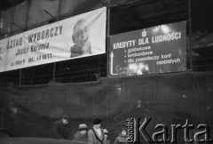 10.1995, Warszawa, Polska.
Baner sztabu wyborczego kandydata na urząd Prezydenta RP Jacka Kuronia.
Fot. Kacper M. Krajewski, zbiory Ośrodka KARTA