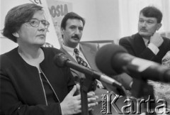 1995, Warszawa, Polska.
Agnieszka Holland (druga z lewej) podczas konferencji prasowej.
Fot. Kacper M. Krajewski, zbiory Ośrodka KARTA