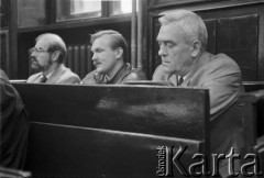 22.05.1995, Warszawa, Polska.
Proces przed Sądem Wojewódzkim trzech byłych milicjantów, oskarżonych o śmiertelne pobicie Grzegorza Przemyka w maju 1983. Na zdjęciu od lewej: Arkadiusz Denkiewicz, Ireneusz Kościuk, Kazimierz Otłowski.
Fot. Kacper M. Krajewski, zbiory Ośrodka KARTA