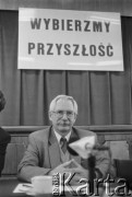 1995, Warszawa, Polska.
Konferencja prasowa kandydata na prezydenta RP Aleksandra Kwaśniewskiego, n/z Jerzy Milewski.
Fot. Kacper M. Krajewski, zbiory Ośrodka KARTA