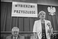 1995, Warszawa, Polska.
Konferencja prasowa kandydata na prezydenta RP Aleksandra Kwaśniewskiego, n/z od lewej: Jerzy Milewski, Danuta Waniek.
Fot. Kacper M. Krajewski, zbiory Ośrodka KARTA