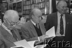 1995, Warszawa, Polska.
Spotkanie promocyjne książki 