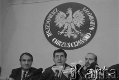 1995, Warszawa, Polska.
Konferencja prasowa działaczy Zjednoczenia Chrześcijańsko-Narodowego, n/z w środku Ryszard Czarnecki.
Fot. Kacper M. Krajewski, zbiory Ośrodka KARTA