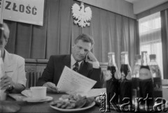 1995, Warszawa, Polska.
Konferencja prasowa kandydata na prezydenta RP Aleksandra Kwaśniewskiego, n/z Aleksander Kwaśniewski.
Fot. Kacper M. Krajewski, zbiory Ośrodka KARTA