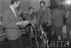 29.04.1995, Warszawa, Polska.
Uroczystość na Zamku Królewskim - wręczenie nagród laureatom dorocznego konkursu historycznego dla młodzieży szkół średnich, zorganizowanego przez redakcję 