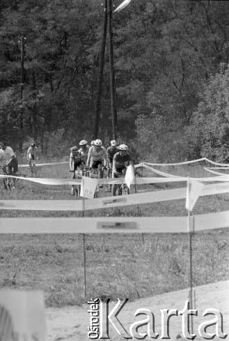 1995, Warszawa, Polska.
Kolarski wyścig przełajowy.
Fot. Kacper M. Krajewski, zbiory Ośrodka KARTA