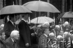 Sierpień 1995, Radzymin k/Warszawy, Polska.
Uroczyste obchody 75 rocznicy Bitwy Warszawskiej - decydującej bitwy wojny polsko-bolszewickiej 1920 roku. na zdjęciu Prezydent RP Lech Wałęsa podczas nabożeństwa.
Fot. Kacper M. Krajewski, zbiory Ośrodka KARTA