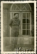 Październik 1945, Westerland/Sylt, Niemcy.
Polski oficer 174 Baterii 58 Pułku Artylerii Przeciwlotniczej wchodzącej w skład 11 Dywizji Pancernej Wielkiej Brytanii, dowodzonej przez generała Georg'a Roberts'a.
Fot. NN, zbiory Ośrodka KARTA, album Zofii i Czesława Michalskich, przekazał Adam Pyrek