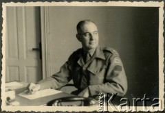 Styczeń 1946, Westerland/Sylt, Niemcy.
Brytyjski major Nelson z 174 Baterii 58 Pułku Artylerii Przeciwlotniczej wchodzącej w skład 11 Dywizji Pancernej Wielkiej Brytanii, dowodzonej przez generała Georg'a Roberts'a.
Fot. NN, zbiory Ośrodka KARTA, album Zofii i Czesława Michalskich, przekazał Adam Pyrek